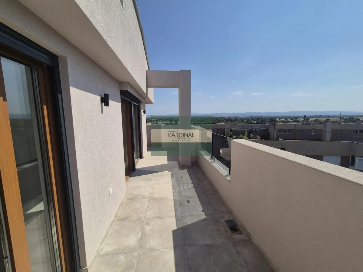 Prodaja, trosoban stan, 76m², Sarina Medja, Jagodina