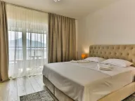 Rent, three bedroom apartment, 190m², Budva, Crna Gora - image 2