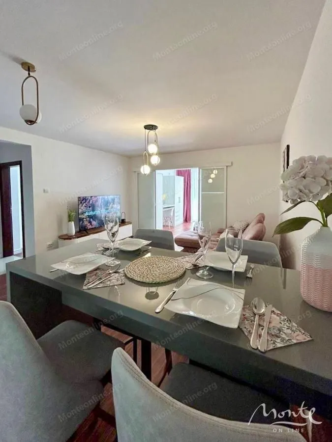 Sale, two bedroom apartment, 85m², Petrovac, Budva