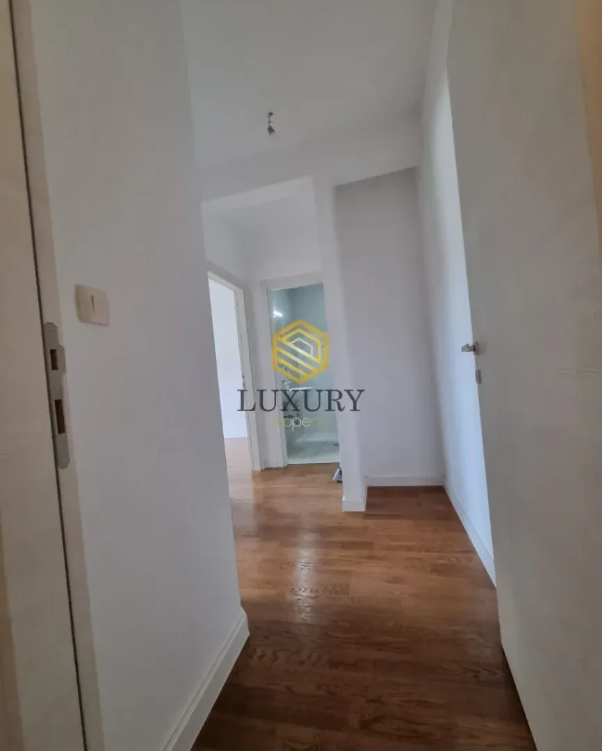 Prodaja, dvosoban stan, 59m², Dalmatinska ulica, Podgorica