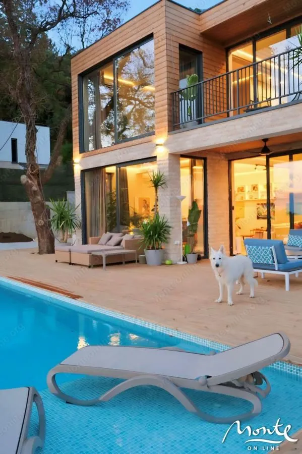 Prodaja, kuća, 180m², Tivat, Crna Gora