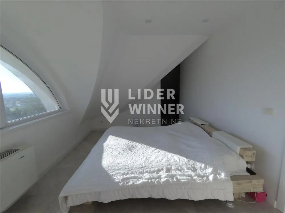 Prodaja, kuća, 203m², Centar, Ub