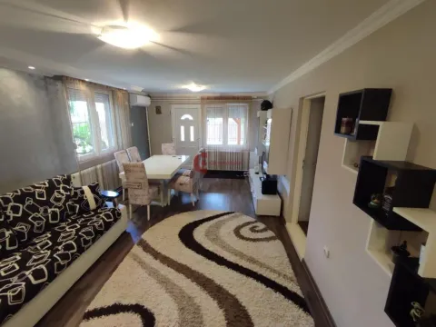 Prodaja, kuća, 313m², Peščara, Subotica - image 47