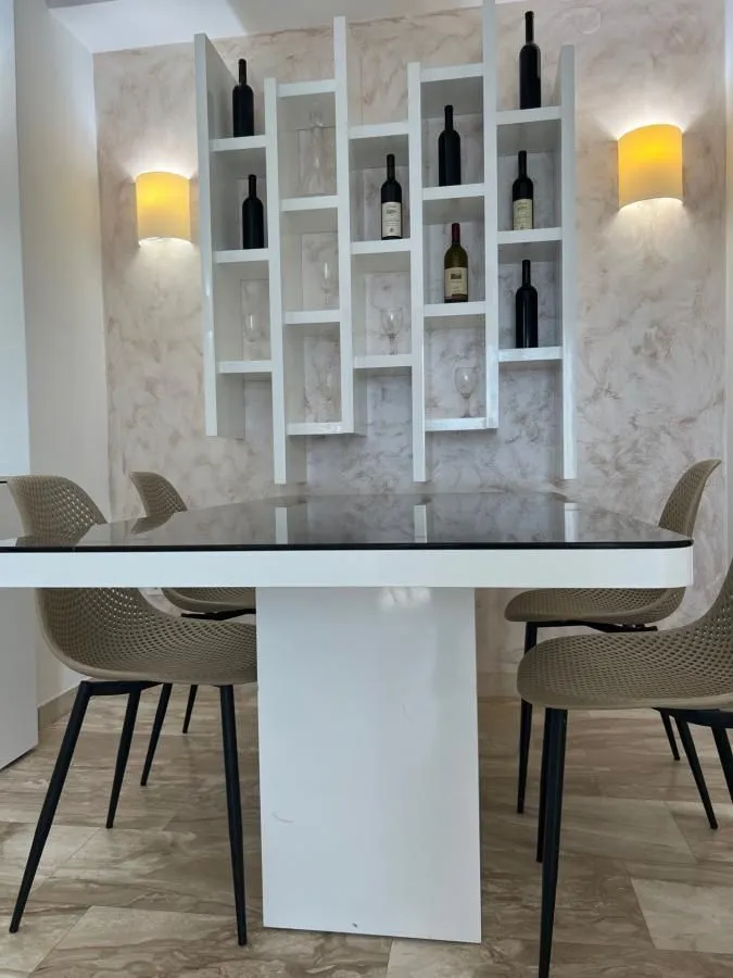 Rent, one bedroom apartment, 63m², Budva, Crna Gora