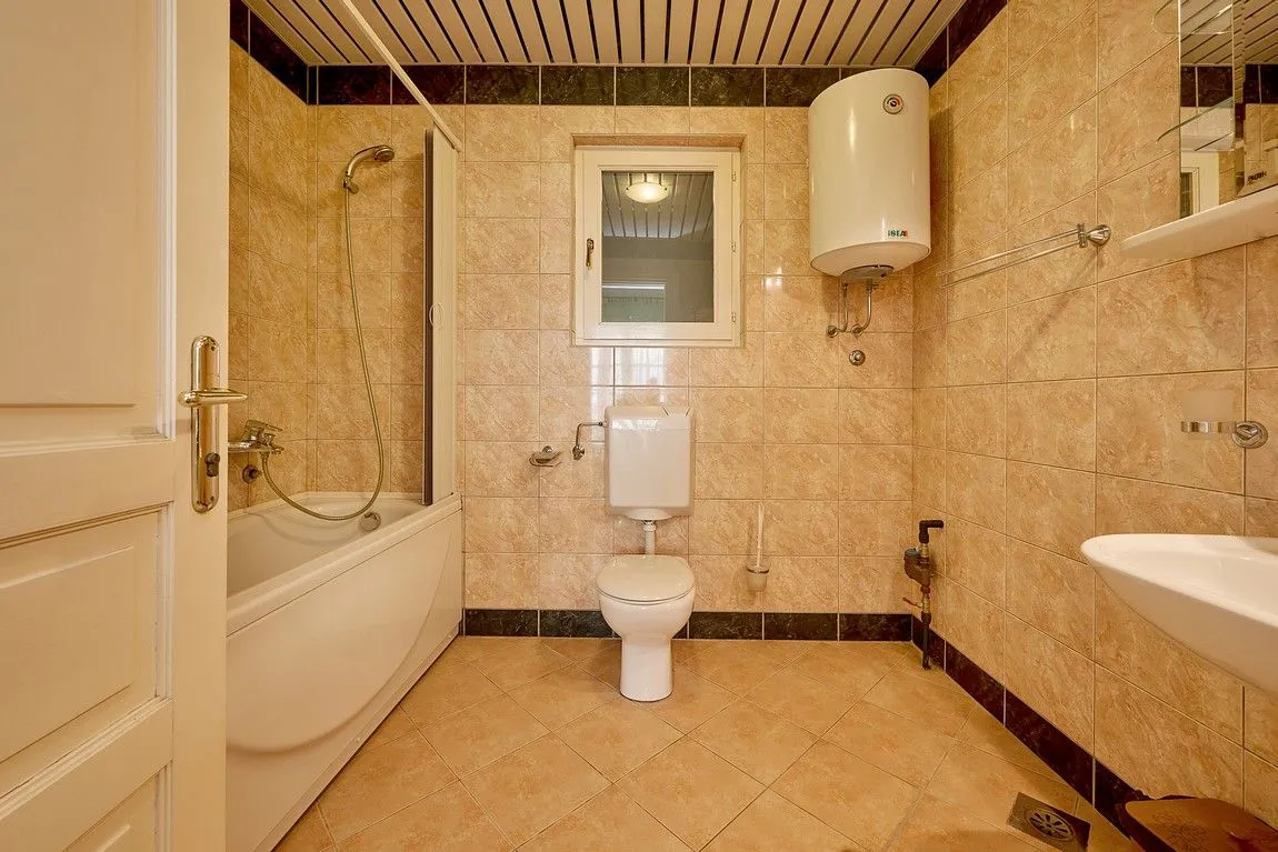 Sale, four bedroom apartment, 131m², Sveti Stefan, Budva