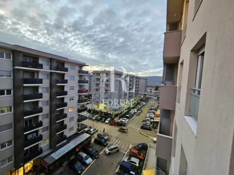 Rent, two bedroom apartment, 65m², City Kvart, Podgorica - image 11