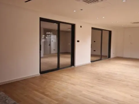 Sale, apartment, 172m², Bulevar patrijarha Pavla, Novi Sad Sve Podlokacije - image 2