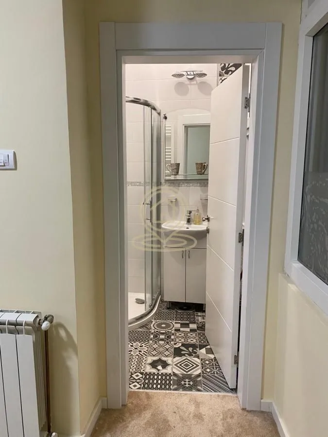 Rent, two bedroom apartment, 51m², Vračar Sve Podlokacije, Beograd