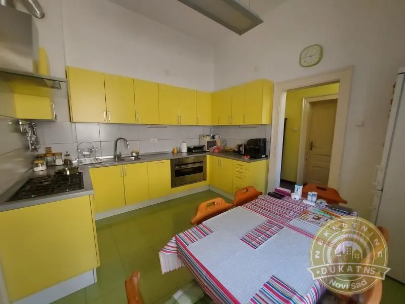 Prodaja, kuća, 187m², Sremska Kamenica, Petrovaradin
