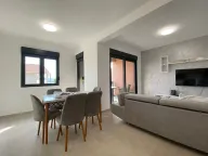 Izdavanje, dvosoban stan, 80m², Dumidran, Tivat - image 4