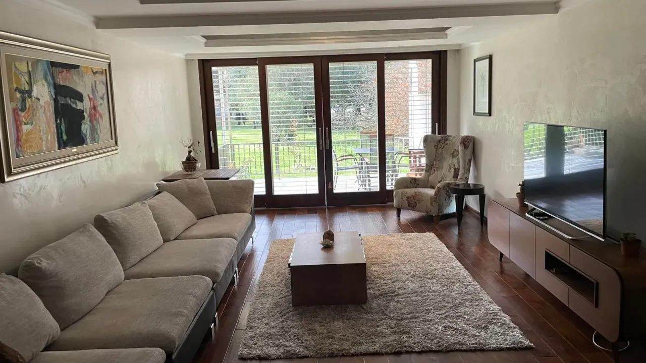 Izdavanje, dvosoban stan, 130m², Budva, Crna Gora