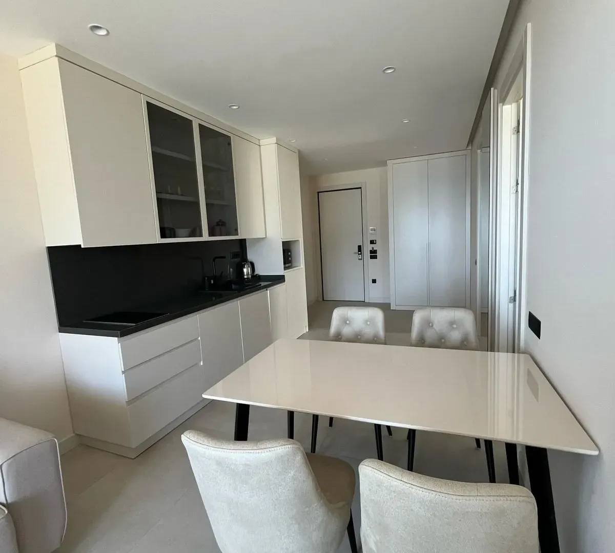 Sale, one bedroom apartment, 57m², Bečići, Budva