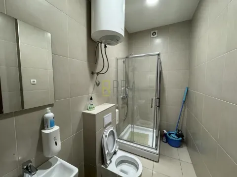 Sale, office space, 370m², Blok 9, Podgorica - image 9