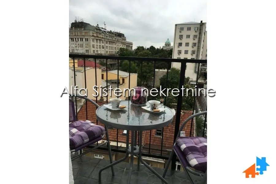 Izdavanje, trosoban stan, 68m², Stari Grad, Beograd