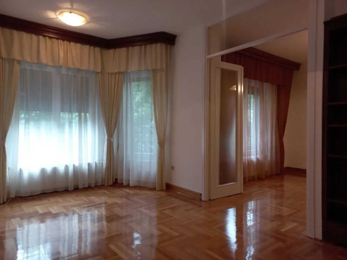 Rent, four bedroom apartment, 82m², Slavija, Vračar Sve Podlokacije