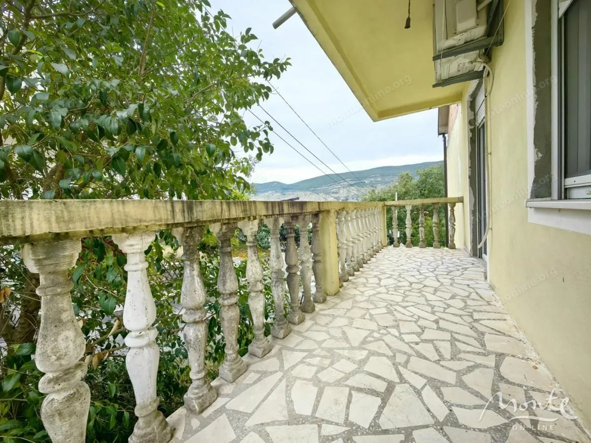 Prodaja, kuća, 180m², Trebešin, Herceg Novi