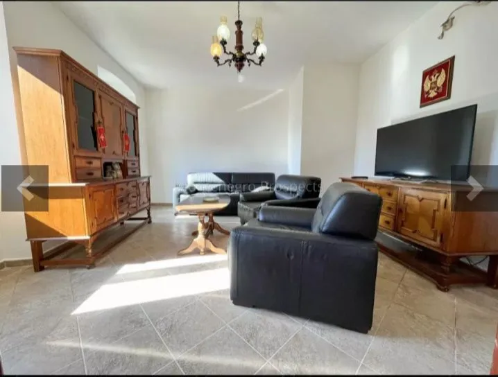 Prodaja, dvosoban stan, 84m², Stari Grad Kotor, Kotor