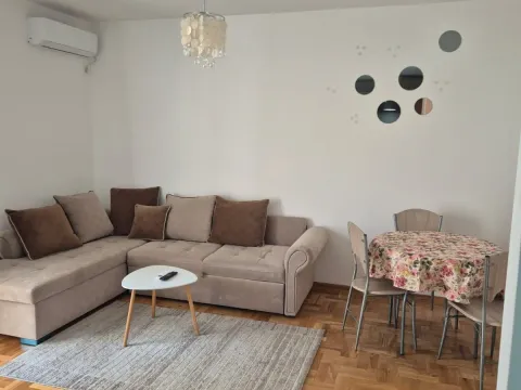 Sale, one bedroom apartment, 42m², Bečići, Budva - image 1