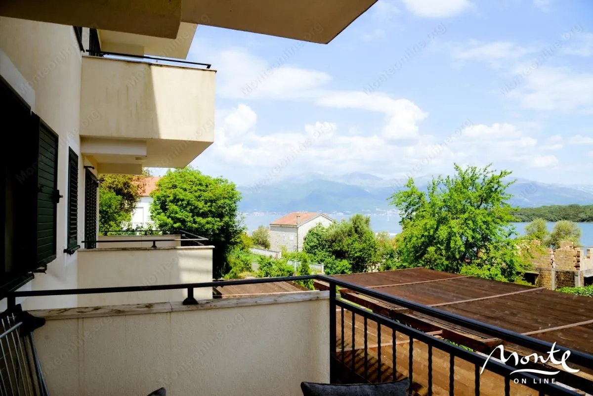 Sale, two bedroom apartment, 74m², Krašići, Tivat