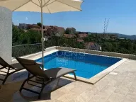 Izdavanje, stan, 71m², Tivat, Crna Gora - image 2