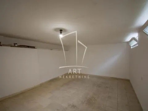 Prodaja, kuća, 230m², Zemun Centar, Zemun Sve Podlokacije - image 5