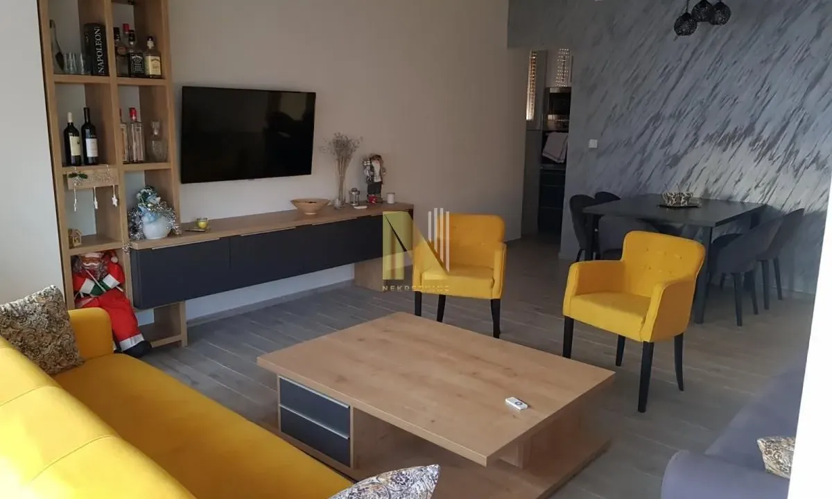 Izdavanje, trosoban stan, 80m², Stari grad, Novi Sad