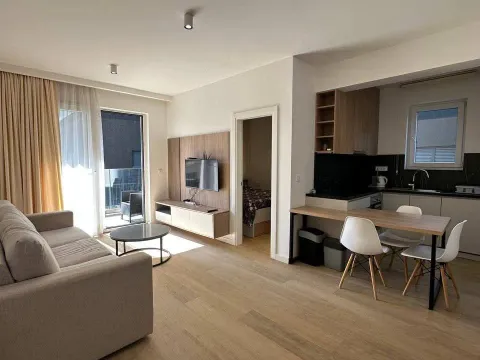 Sale, one bedroom apartment, 40m², Bečići, Budva - image 1