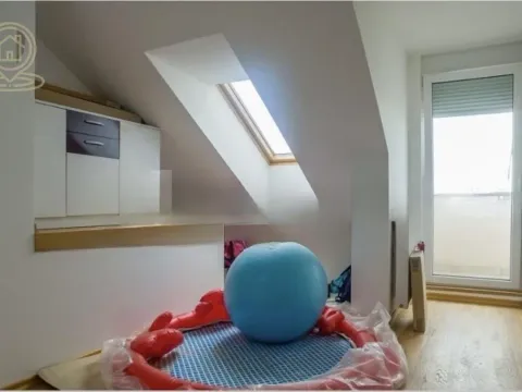 Izdavanje, trosoban stan, 88m², Centar, Novi Sad - image 20