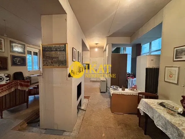 Prodaja, trosoban stan, 86m², Kalenić Pijaca, Vračar Sve Podlokacije