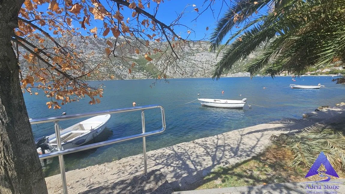 Sale, two bedroom apartment, 59m², Risan, Kotor