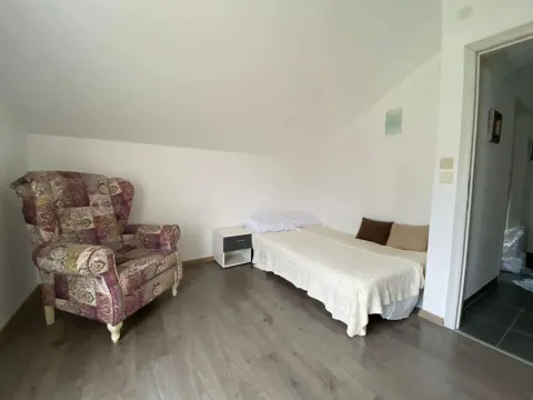 Izdavanje, trosoban stan, 100m², Baošići, Herceg Novi - image 17