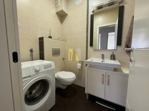 Izdavanje, poslovni prostor, 78m², Centar, Novi Sad - image 9