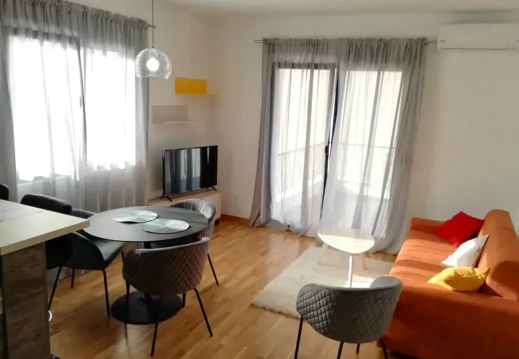 Izdavanje, stan, 50m², Tivat, Crna Gora
