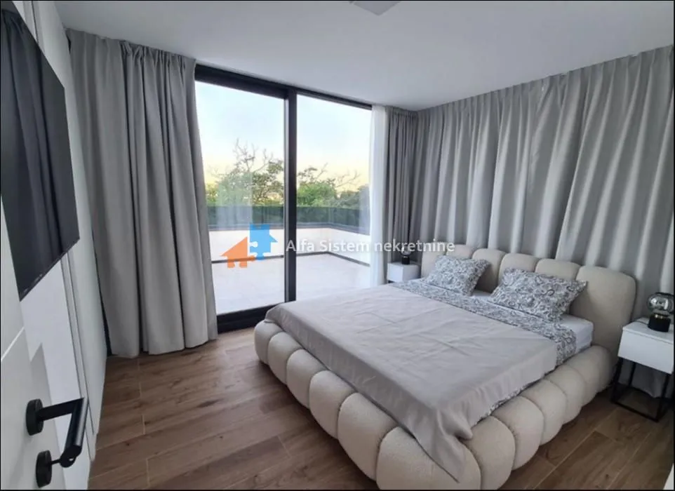Rent, three bedroom apartment, 360m², Savski Venac, Beograd