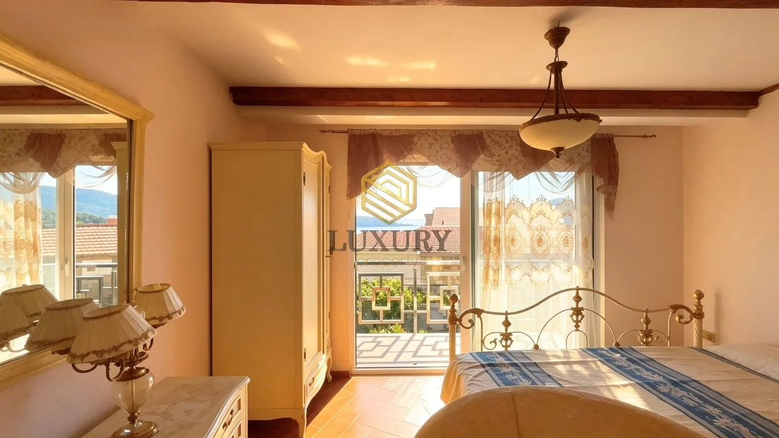 Rent, house, 230m², Bečići, Budva