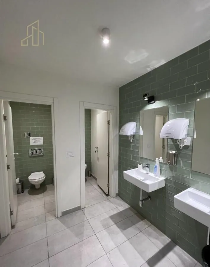 Rent, office space, 2000m², Voždovac Sve Podlokacije, Beograd