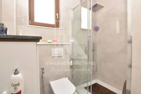 Prodaja, kuća, 170m², Gornja Gorica, Podgorica - image 24