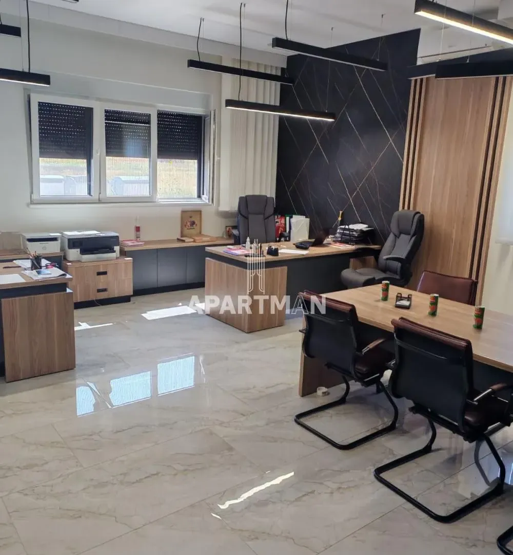 Prodaja, poslovni prostor, 124m², Ledine, Beograd