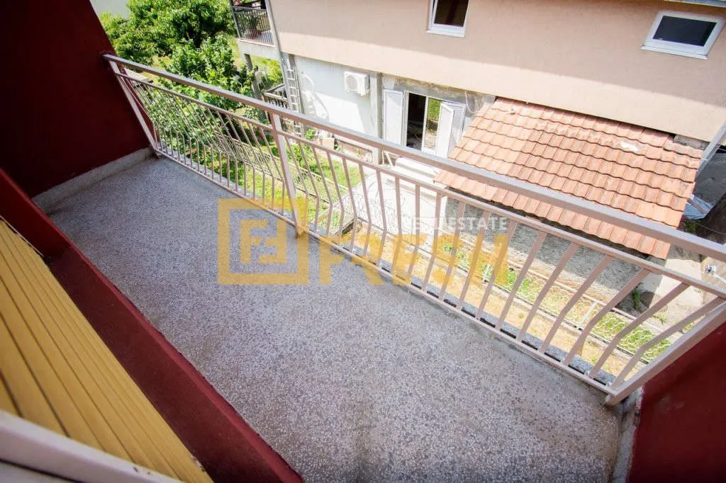 Sale, house, 214m², Tološi, Podgorica