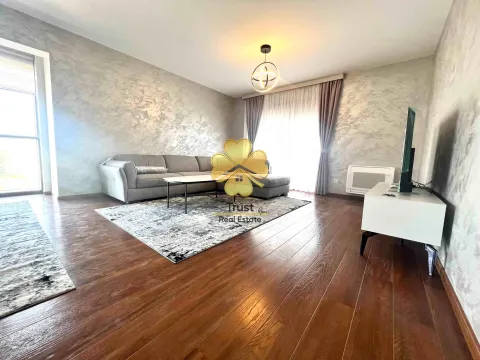 Izdavanje, dvosoban stan, 84m², Master Kvart, Podgorica
