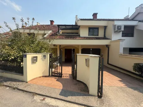 Izdavanje, kuća, 270m², Gorica C, Podgorica