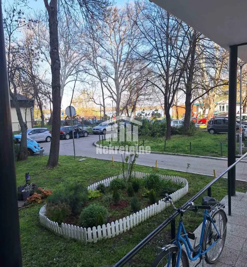 Prodaja, trosoban stan, 78m², Zemun Sve Podlokacije, Beograd