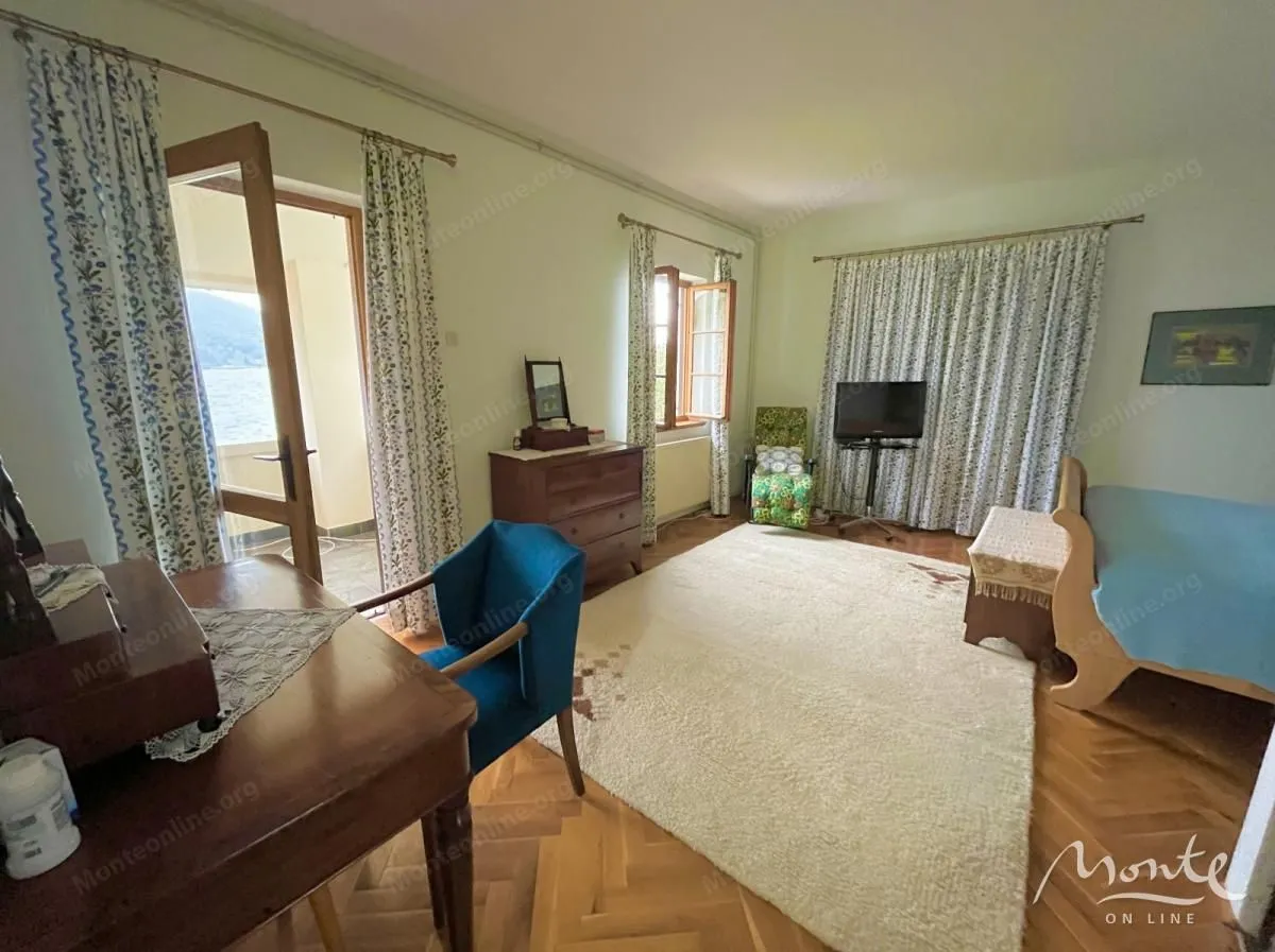 Prodaja, kuća, 205m², Đurići, Herceg Novi