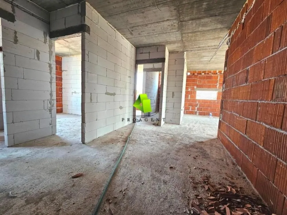 Prodaja, trosoban stan, 88m², Medijana, Niš