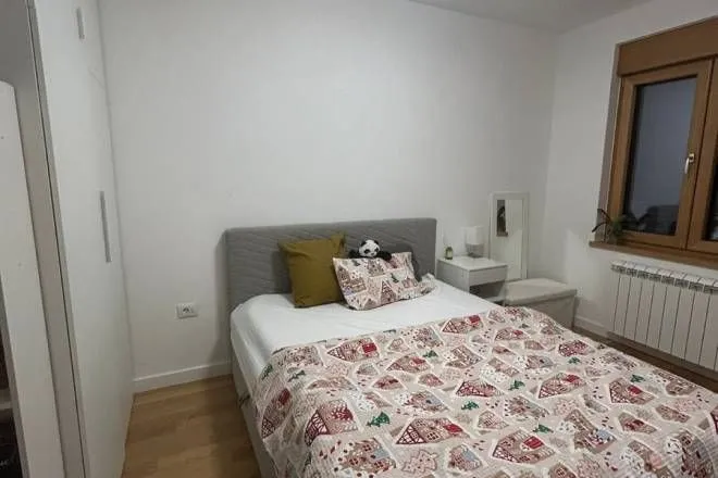 Prodaja, trosoban stan, 70m², Zemun Polje, Beograd