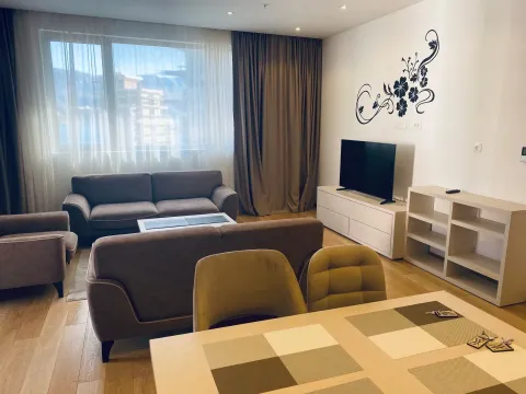 Izdavanje, dvosoban stan, 76m², Centar, Budva - image 2