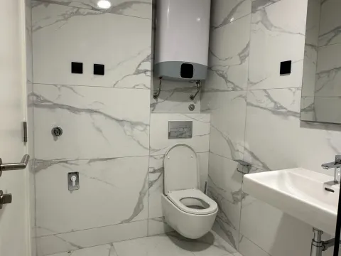 Izdavanje, jednosoban stan, 53m², Kod Big Fashion-a, Podgorica - image 8