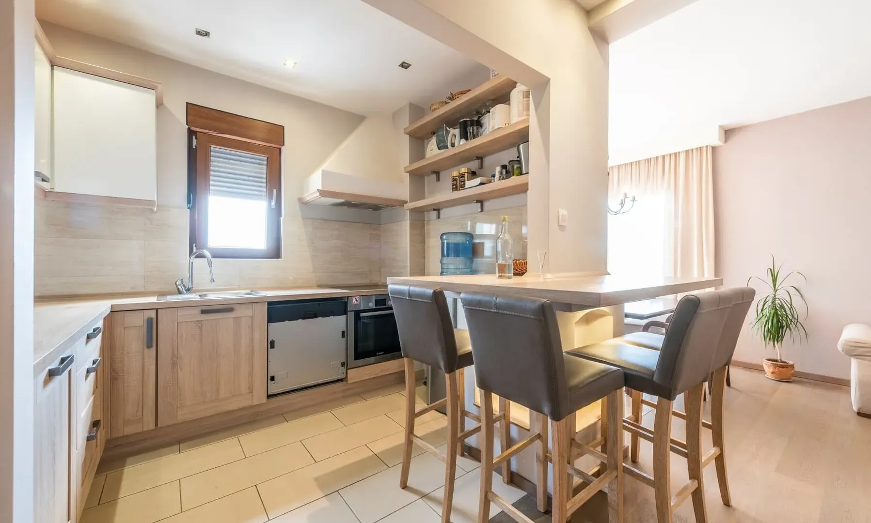 Sale, three bedroom apartment, 215m², Centar, Budva