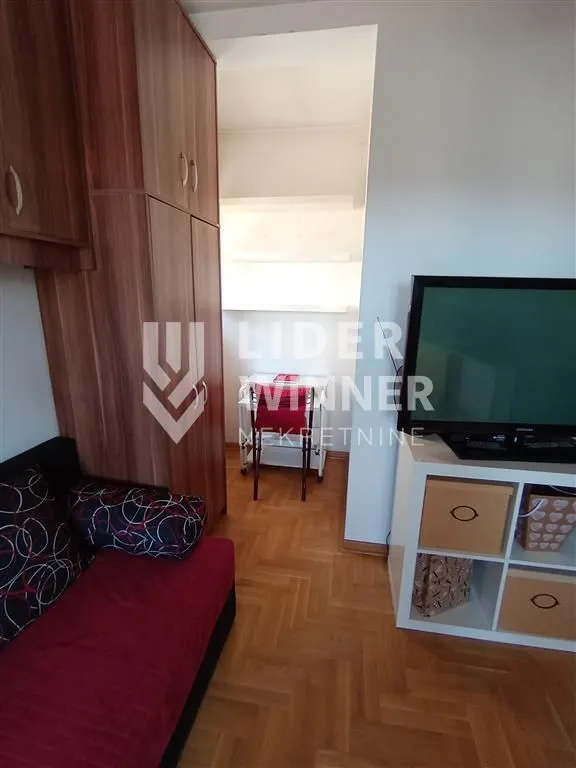Izdavanje, jednosoban stan, 30m², Cvetkova Pijaca, Zvezdara Sve Podlokacije