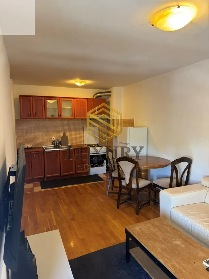 Izdavanje, jednosoban stan, 36m², 1 maj, Podgorica
